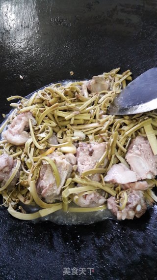 Pork Ribs Boiled with Bracken recipe