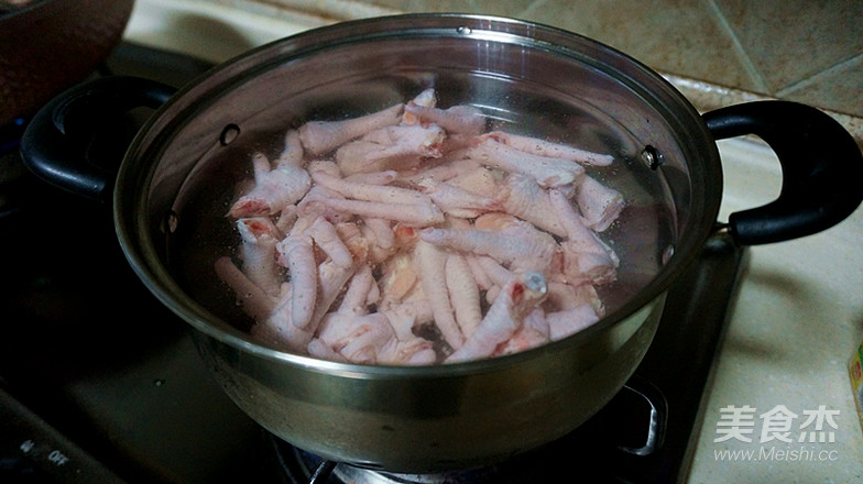 Chicken Feet Mixed with Garlic recipe