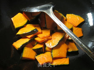 Stir-fried Japanese Pumpkin with Lamb Tail Bamboo Shoots recipe