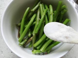 Stir-fried Convolvulus Stems Fragrant and Dried recipe