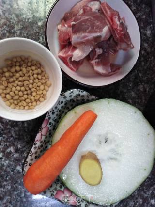 Soybean and Winter Melon Fan Bone Soup recipe