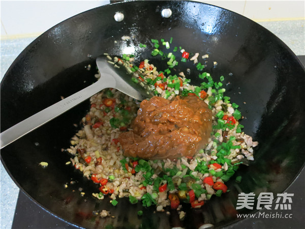 Minced Meat and Watermelon Bean Sauce recipe