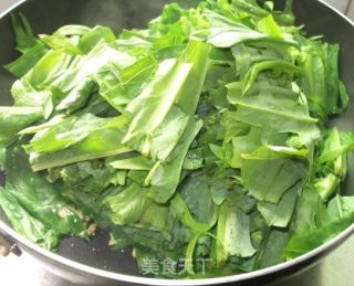 Stir-fried Bitter Wheat Vegetables with Garlic recipe