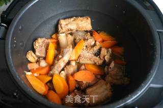 Braised Pork Ribs with Carrots recipe