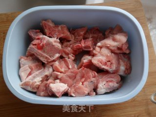 Spleen-tonifying Pork Ribs Hot Pot recipe