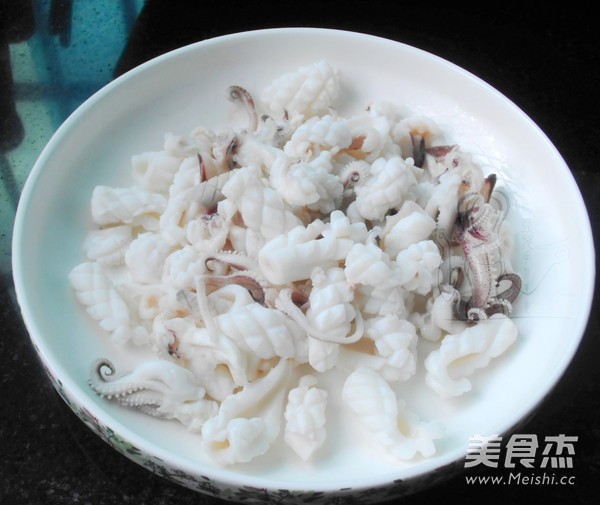 Fried Squid Roll with Lily recipe