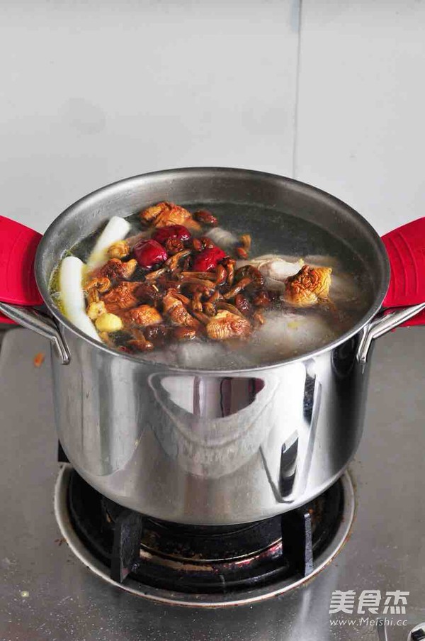 Mushroom Hen Soup recipe