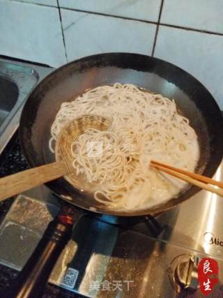 Midpoint Legend—shredded Pork Noodles with Vegetables recipe