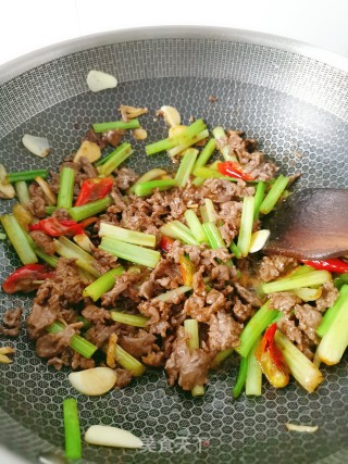 Stir-fried Beef with Celery recipe