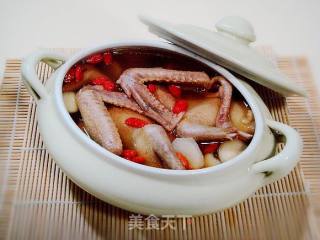 Stewed Pigeon with Huaiqi and Huangjing recipe