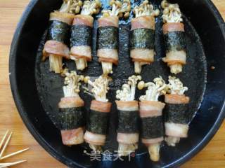 Bacon Roll with Enoki Mushroom recipe