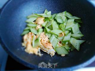 Fried Melon Slices with Egg recipe