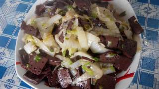 Stir-fried Blood Tofu with Cabbage recipe