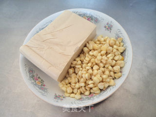 [tianjin] Tofu and Corn Roasted Pork Knuckles recipe