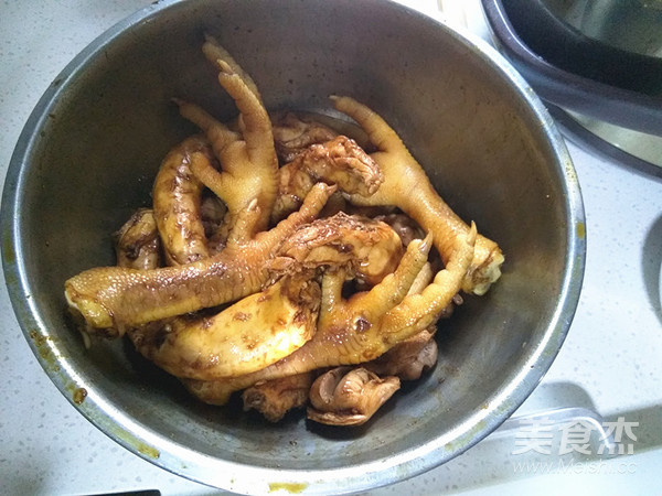 Sauce Chicken Feet and Chicken Neck recipe