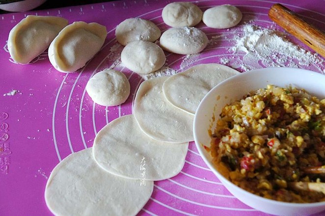 Fried Dumplings Stuffed with Cabbage and Mushrooms recipe