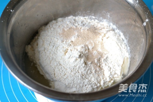 Making Bread-kneading Dough recipe