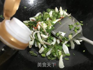 Stir-fried Cuttlefish with Potherb Mustard and Green Pepper recipe