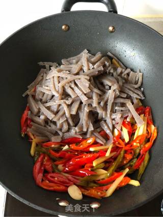 Pickled Pepper Konjac Shreds recipe