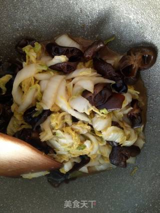 Stir Fried Fungus with Cabbage recipe