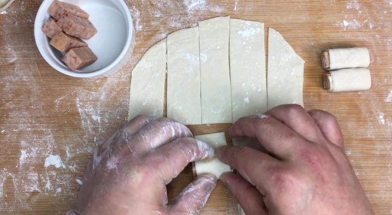 Luncheon Meat Meringue Rolls for Lazy People, Crispy and Delicious. recipe