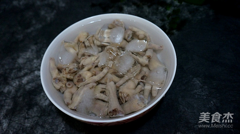 Chicken Feet Mixed with Garlic recipe