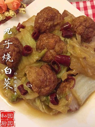 Steamed Cabbage with Meatballs recipe