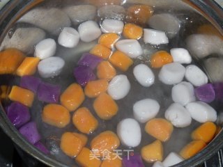 Change The Way to Eat Taro Balls-sweet-scented Osmanthus Wine Stuffed Taro Balls recipe