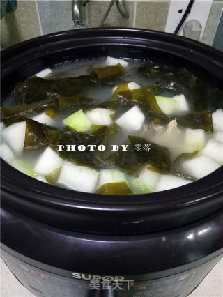Winter Melon Seaweed Pork Bone Soup recipe