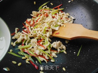 Shredded Chicken with Pine Nuts and Double Peppers recipe