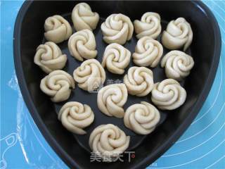 #aca烤明星大赛# Evaporated Milk Rose Bread recipe