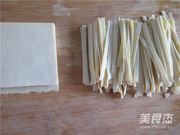 Dried Shredded Tofu with Scallions recipe