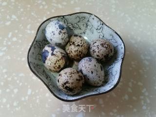 Assorted Pizza with Quail Eggs recipe