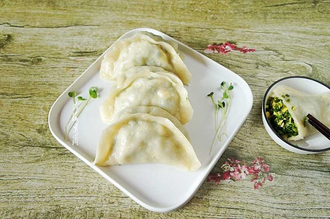 Steamed Dumplings with Leek, Zucchini and Egg Stuffing recipe