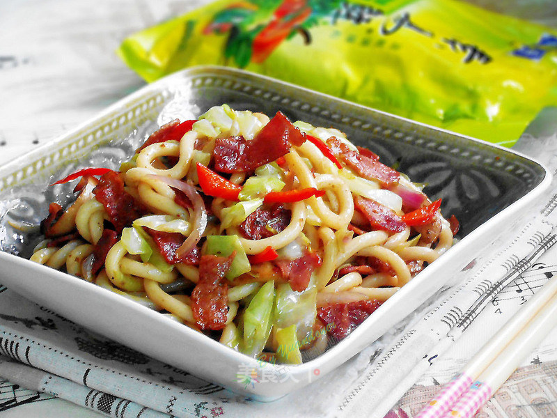 Stir-fried Udon Noodles with Bacon and Mixed Vegetables recipe