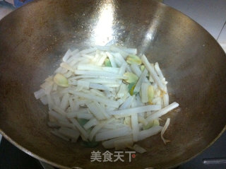 Stir-fried Lotus Root with Laba Garlic recipe