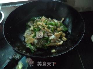 Shredded Pork with Green Pepper Egg Skin recipe