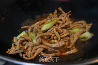Braised Noodles with Beans recipe