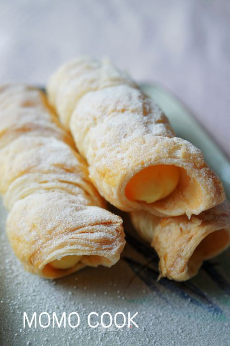 Simple and Delicious Melaleuca Crisp Custard Roll