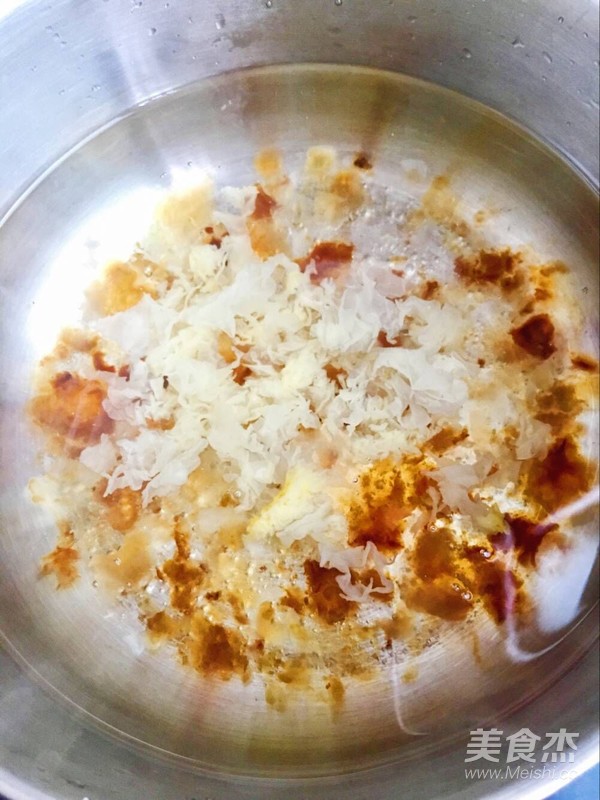 Peach Gum Soap Rice Tremella Milk Soup recipe