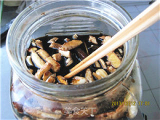 Homemade Delicious Small Pickles-pickled Carrot Sticks in Soy Sauce recipe