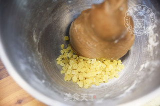 Black Pineapple Bread that Looks You Very White recipe