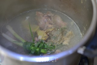 It’s Cold and Stick A Bit of Fat [braised Pork Knuckles] (pressure Cooker Version) recipe