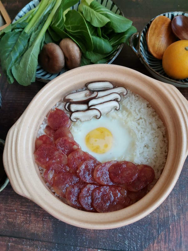 There are Meat, Eggs and Vegetables~ Super Delicious Claypot Rice recipe