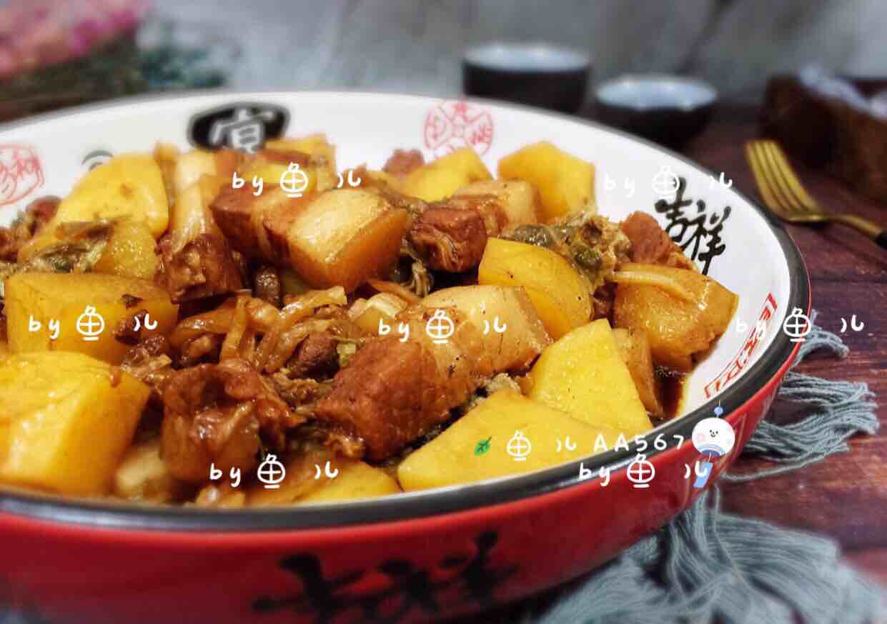 Braised Pork with Potatoes and Sauerkraut recipe