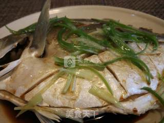 Steamed Golden Pomfret recipe