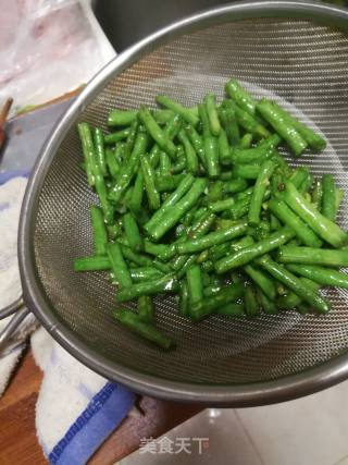 Stir-fried Long Beans with Minced Meat and Mushrooms recipe