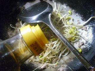 Stir-fried Soy Sprouts with Scallion and Minced Pork recipe