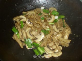 Stir-fried Tripe with Mushrooms recipe