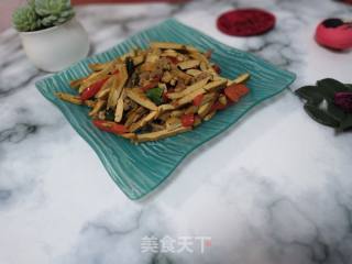 Stir-fried Bean Curd with Red Pepper recipe